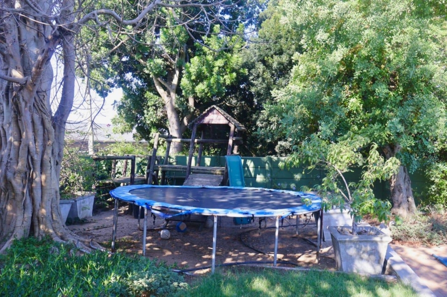 To Let 3 Bedroom Property for Rent in Loevenstein Western Cape